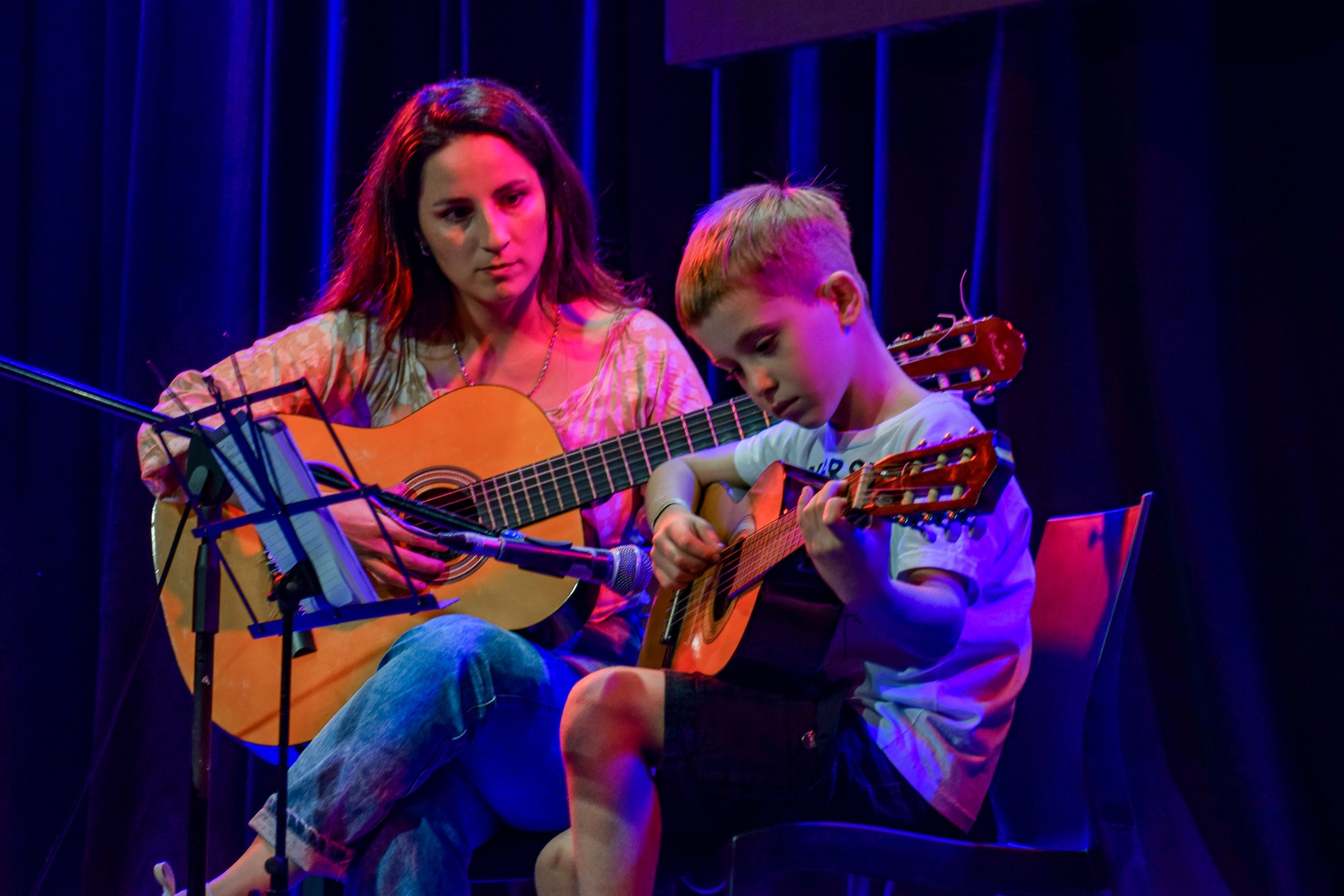 Clase de guitarra en Unísono